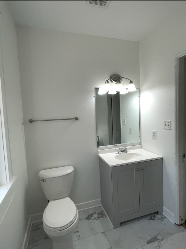 706 W Clay St - Photo 7 of 12