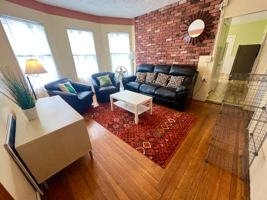 featured image of 85 Vinton St #85V2