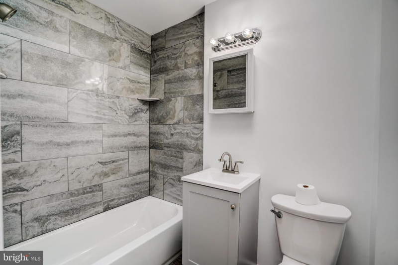 8106 Ditman St - Photo 7 of 11