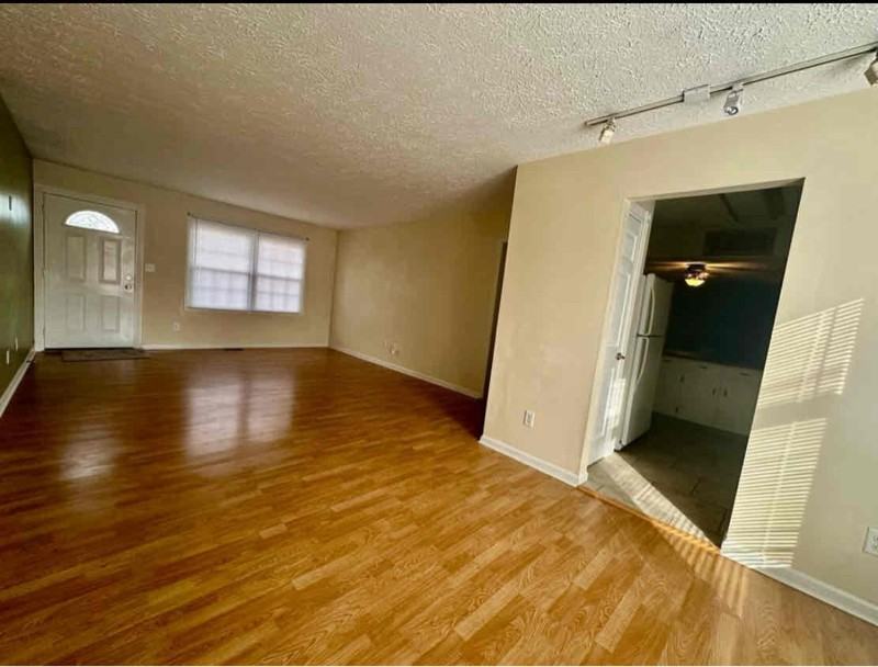 8021 Knollgate Ct - Photo 5 of 18