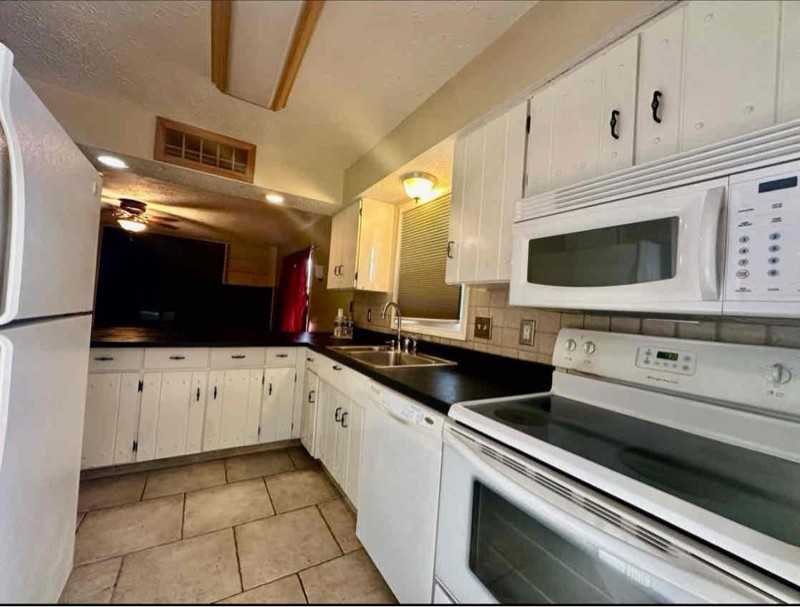 8021 Knollgate Ct - Photo 7 of 18