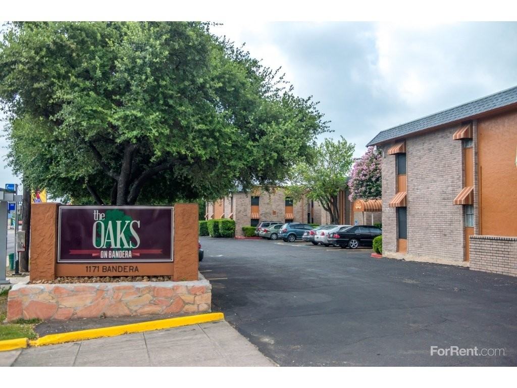 Oaks on Bandera - Photo 2 of 16