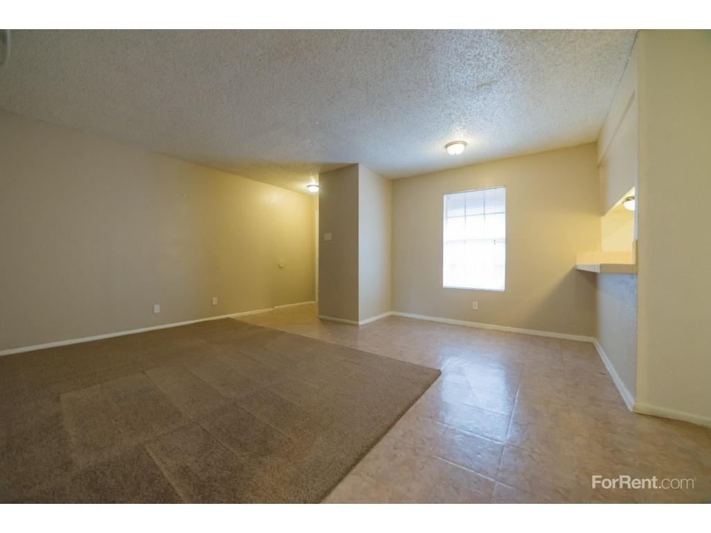 Oaks on Bandera - Photo 3 of 16