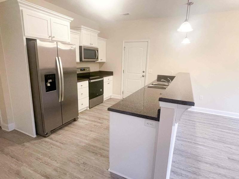 278 Bridgewater Ln - Photo 4 of 13