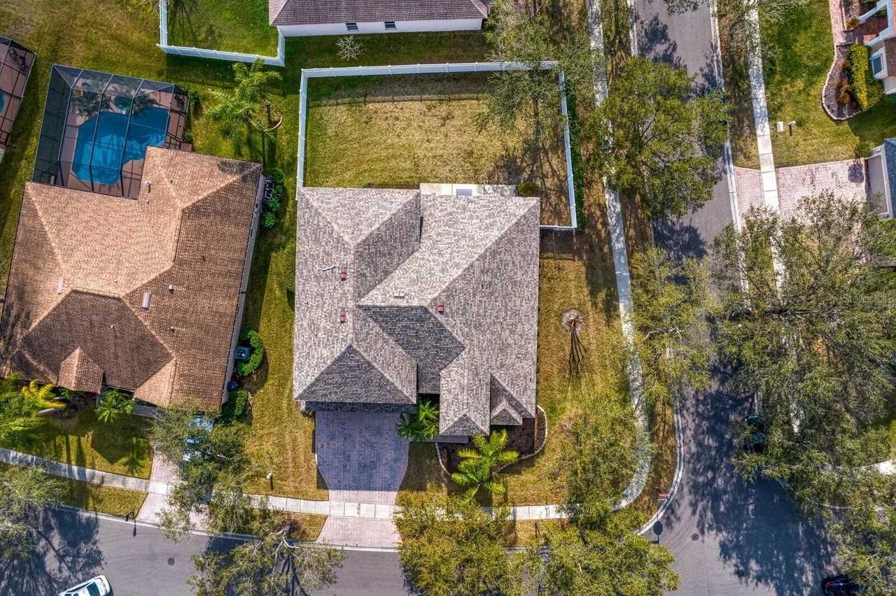 16346 Ashignton Park Drive - Photo 2 of 20