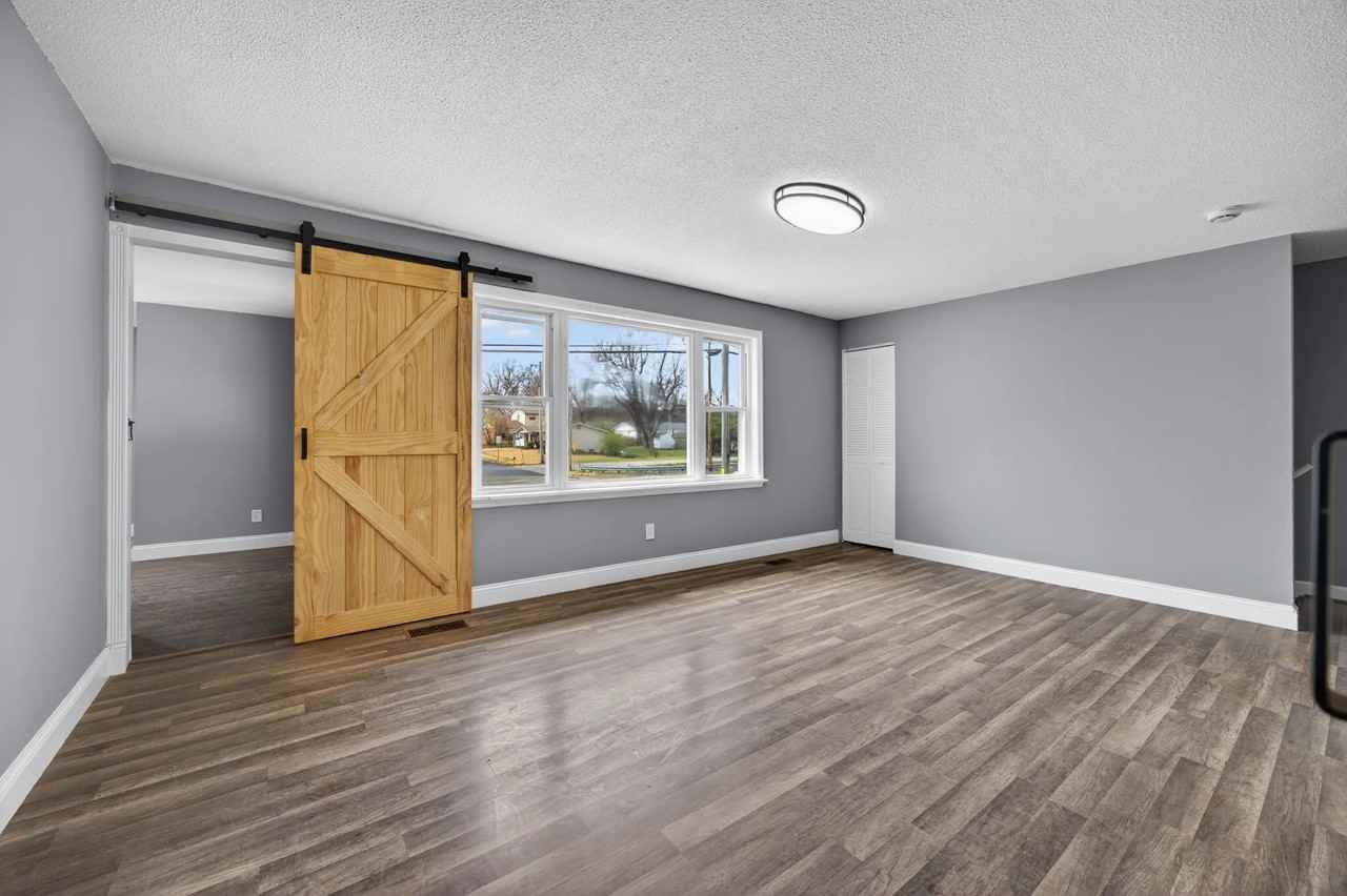 3320 Elm St - Photo 7 of 38