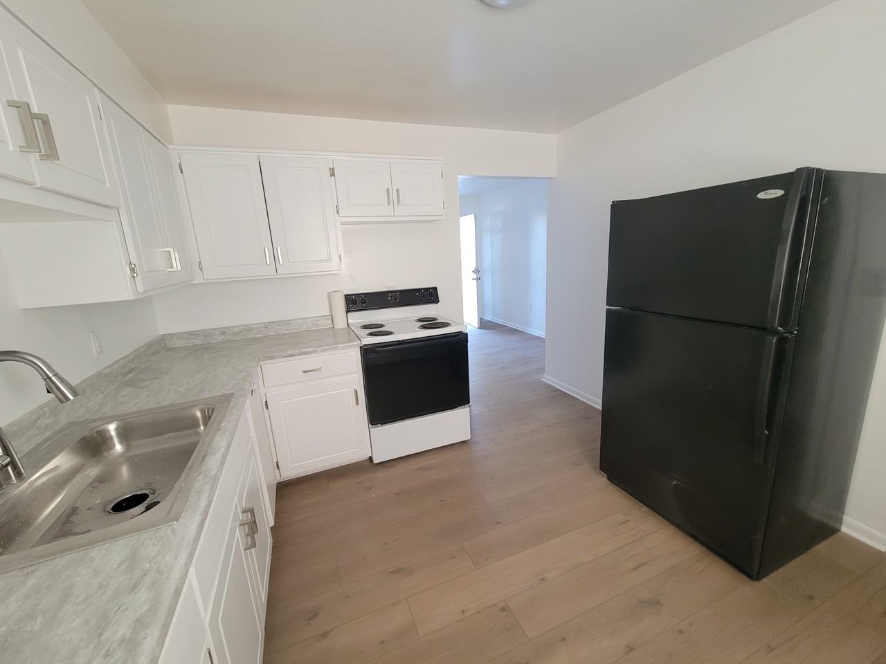 135 Mather Cir - Photo 3 of 10