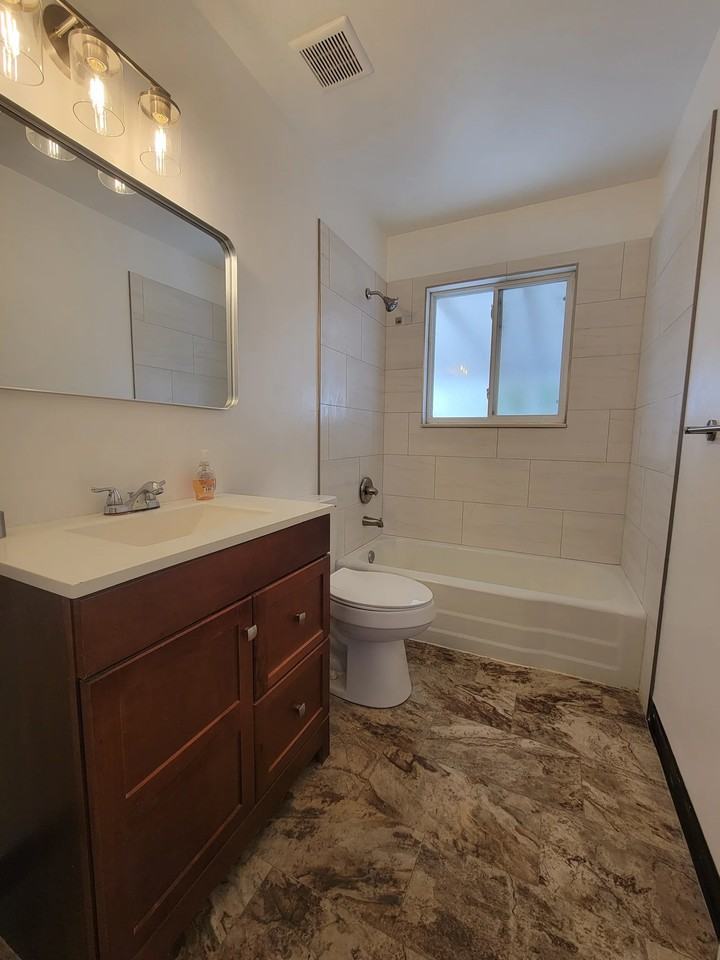 135 Mather Cir - Photo 4 of 10