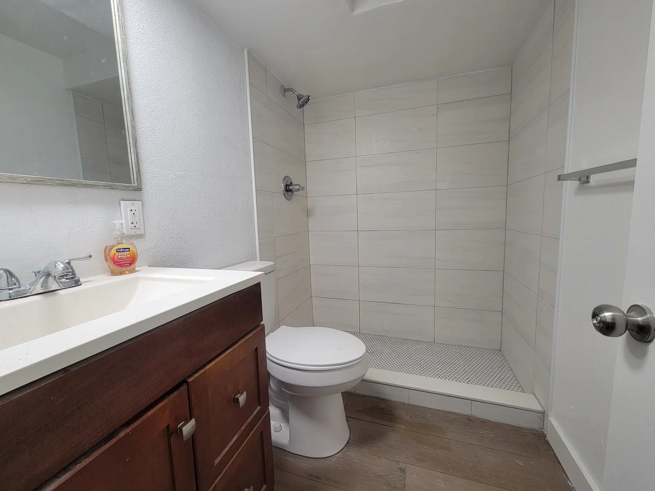 135 Mather Cir - Photo 5 of 10