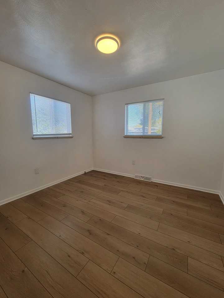 135 Mather Cir - Photo 7 of 10