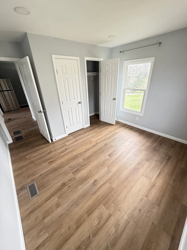 715 Locust St #1 - Photo 5 of 7