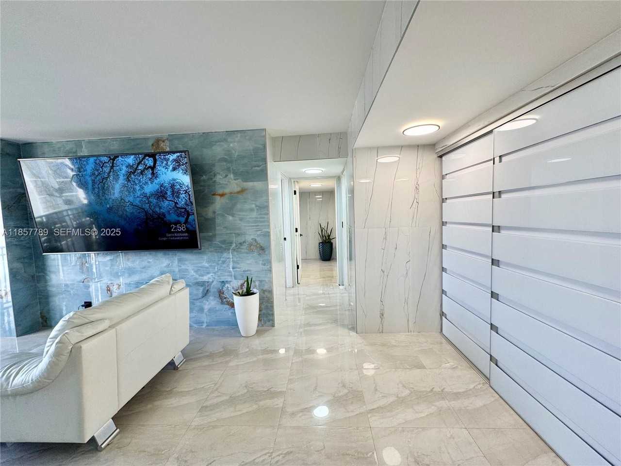 17011 North Bay Road #902 - Photo 2 of 24