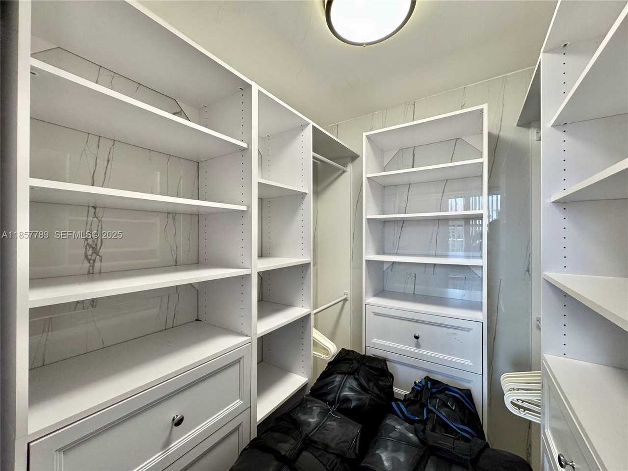 17011 North Bay Road #902 - Photo 5 of 24