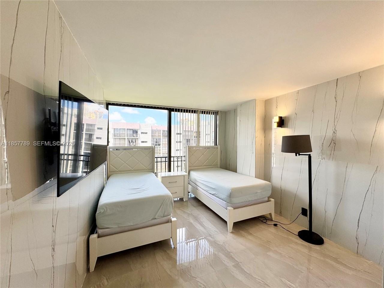 17011 North Bay Road #902 - Photo 6 of 24