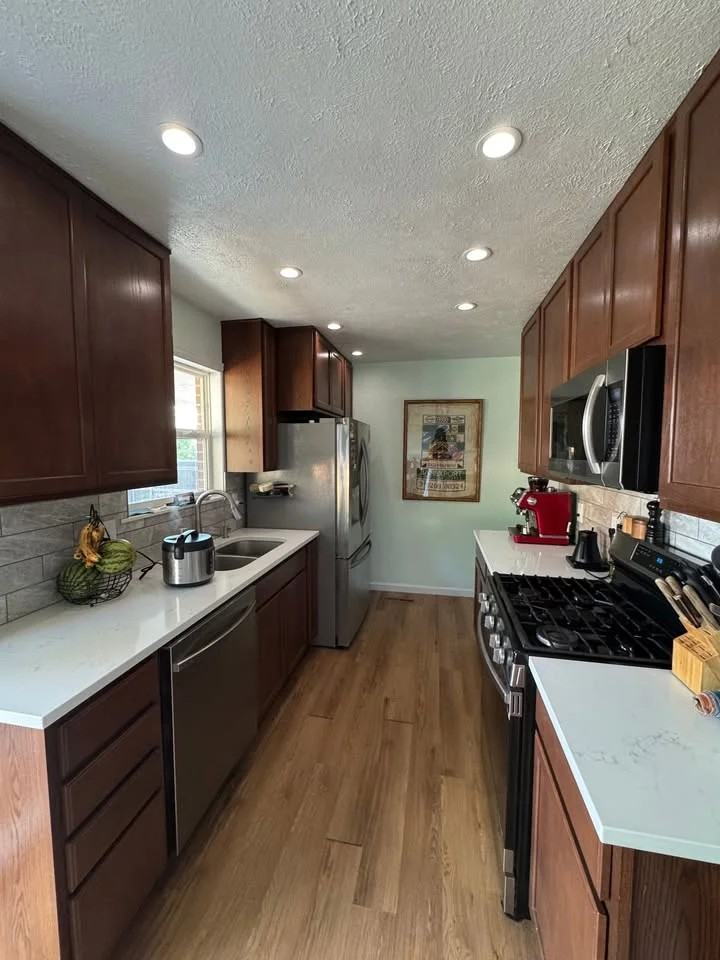 1460 Marigold Dr - Photo 3 of 6