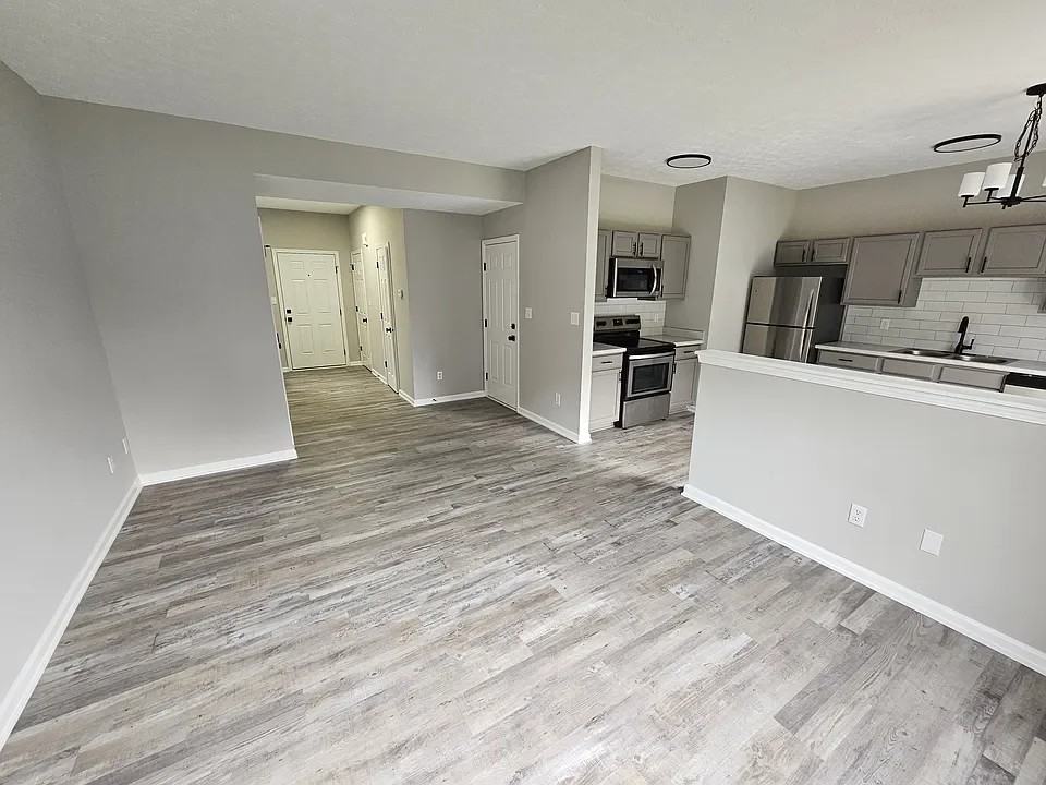 483/485 Elizabeth Lane - Photo 6 of 18