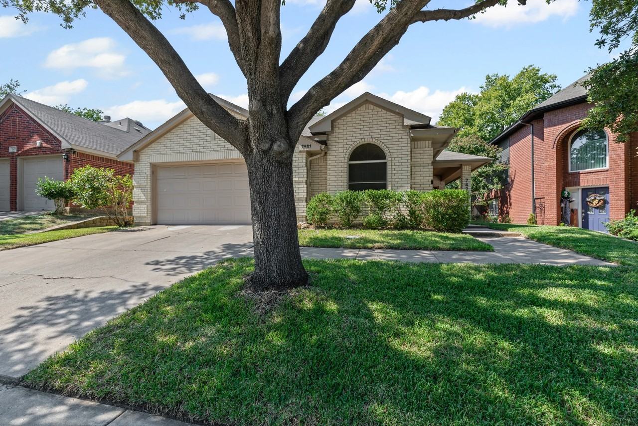 7421 Buckskin Ct - Photo 2 of 16