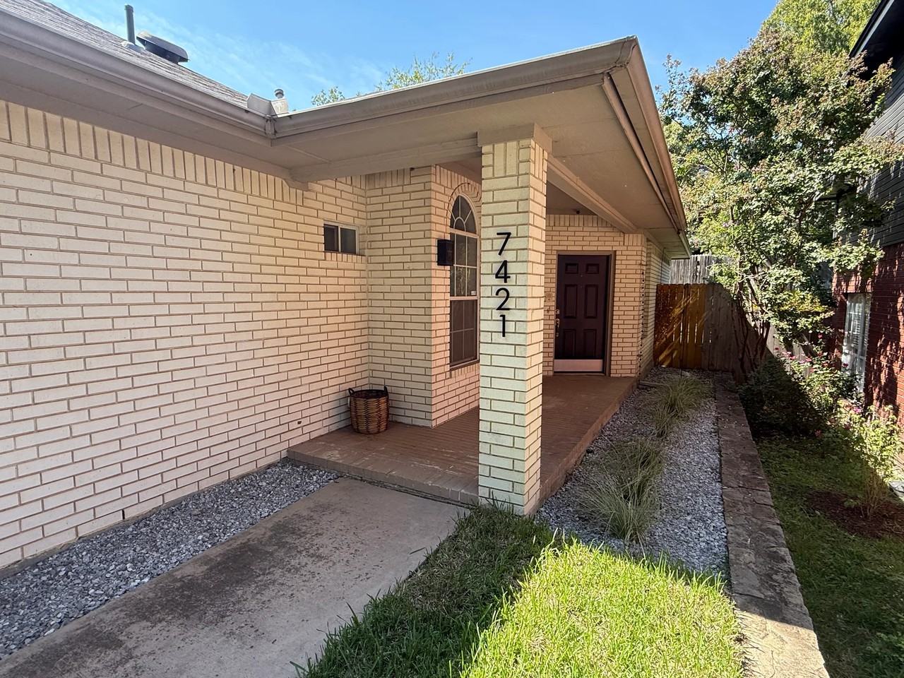 7421 Buckskin Ct - Photo 3 of 16