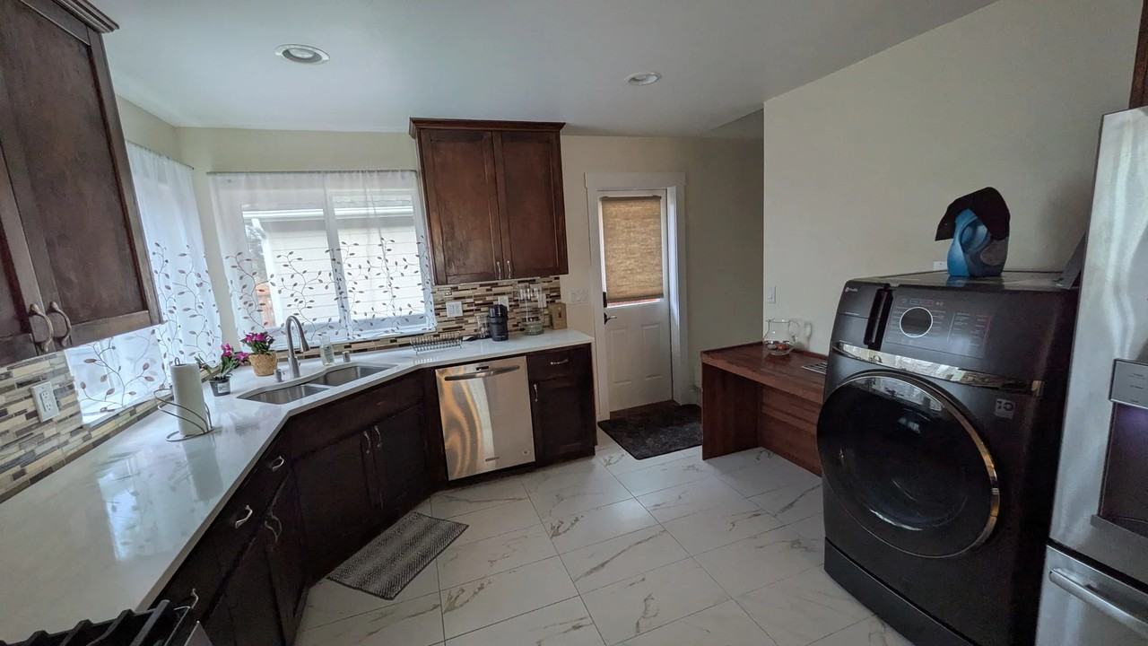 7637 28th St W #B - Photo 5 of 12