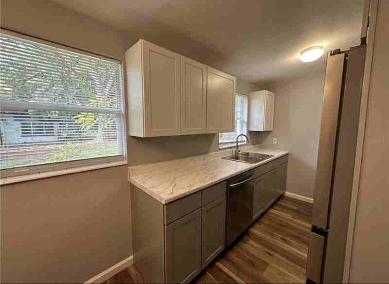 3805 7th Ave W - Photo 4 of 12