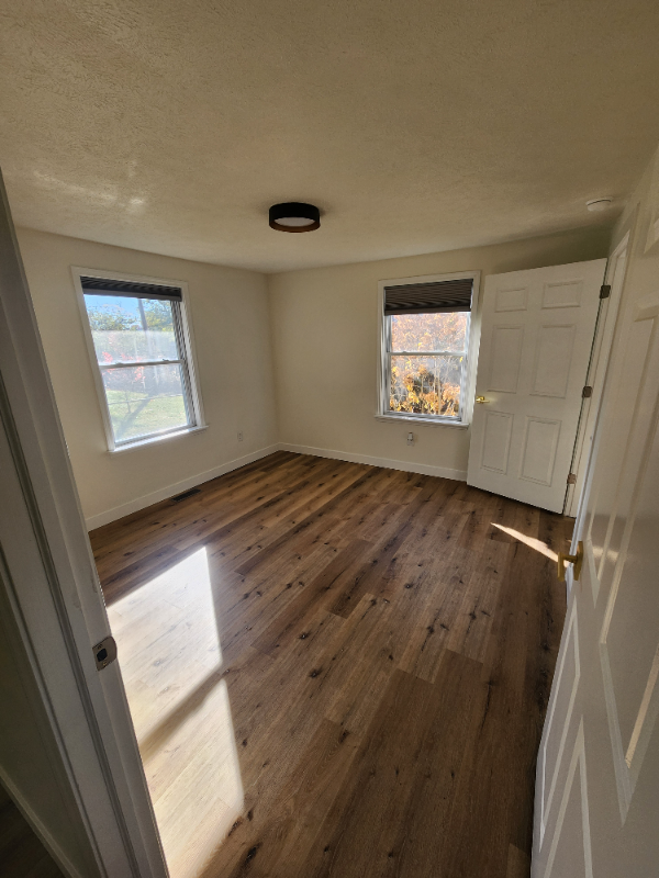 231 N John St #B - Photo 5 of 11