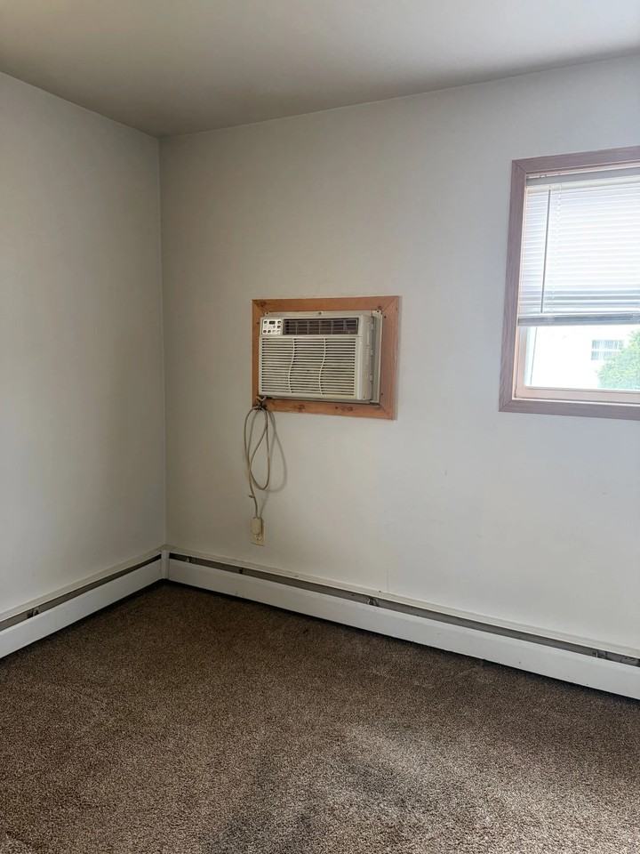 3428 E Mount Morris Rd #4 - Photo 2 of 19