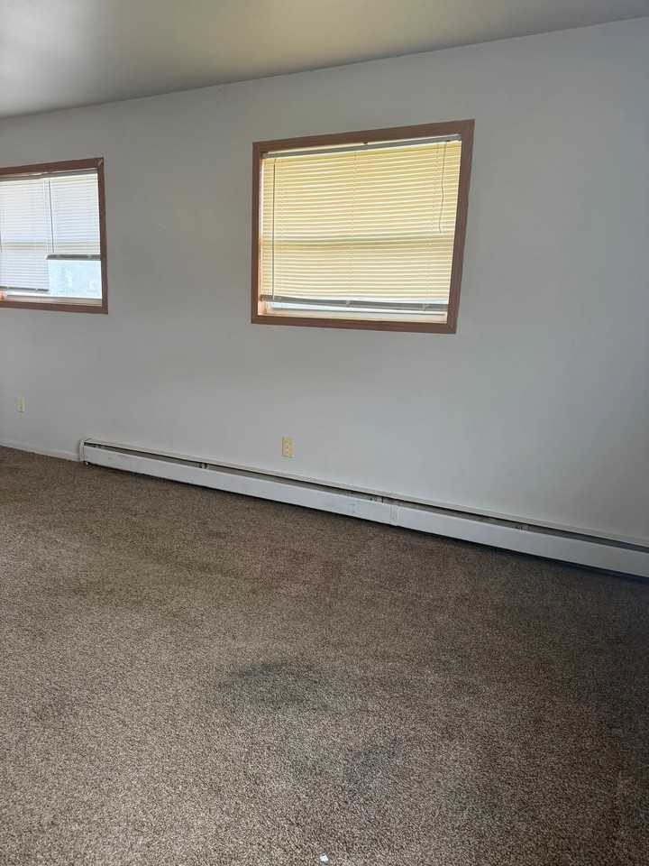 3428 E Mount Morris Rd #4 - Photo 5 of 19