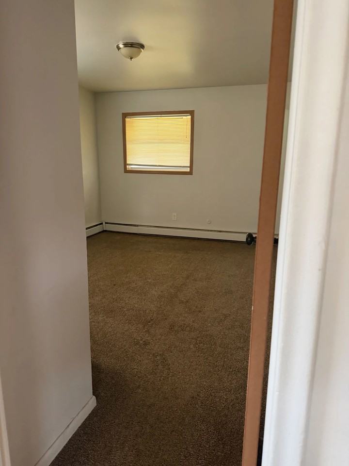 3428 E Mount Morris Rd #4 - Photo 6 of 19