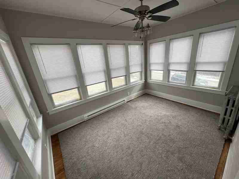 571 Jefferson St #1 - Photo 4 of 10