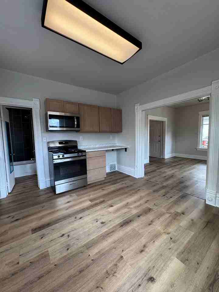 400 E 24th St #1 - Photo 3 of 13