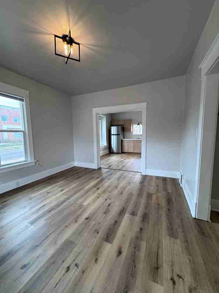 400 E 24th St #1 - Photo 4 of 13