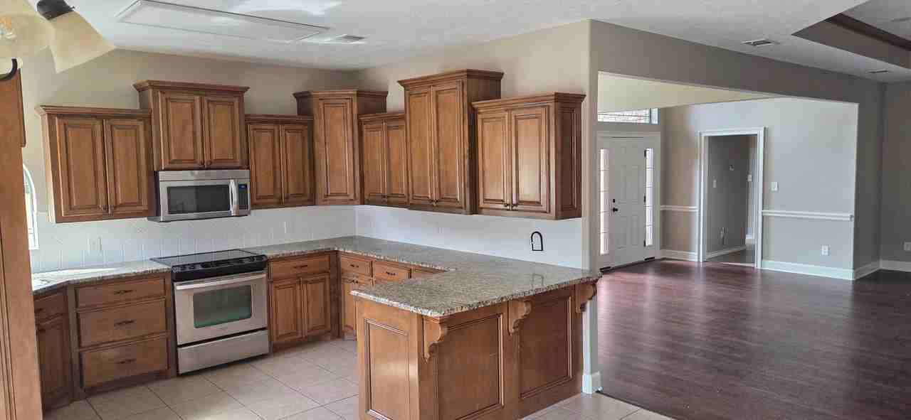 3606 Sylvia Dr - Photo 2 of 12