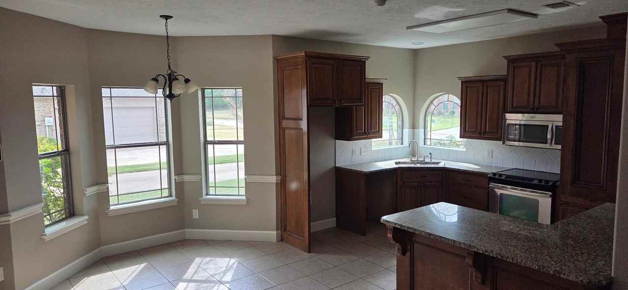 3606 Sylvia Dr - Photo 3 of 12