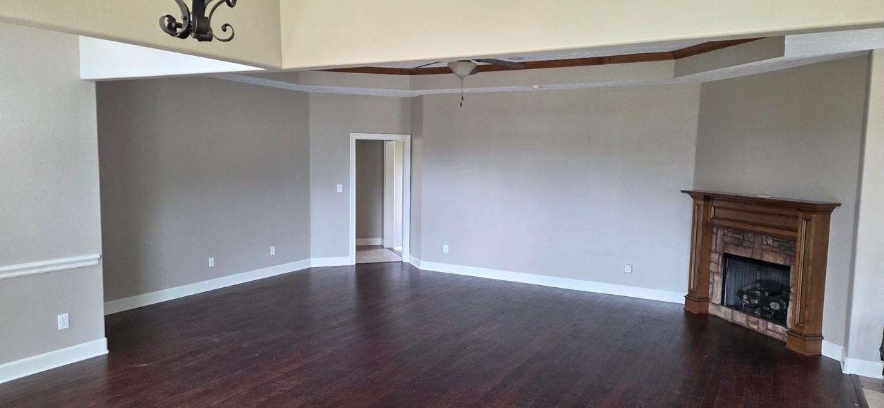 3606 Sylvia Dr - Photo 4 of 12