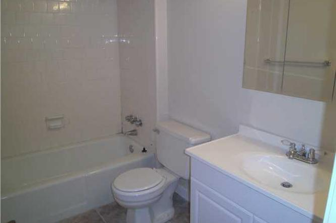 402 Marshall Ct Nw #6 - Photo 4 of 12