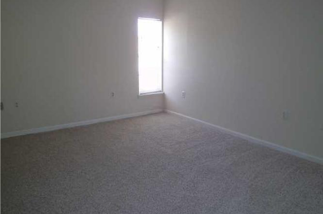 402 Marshall Ct Nw #6 - Photo 5 of 12