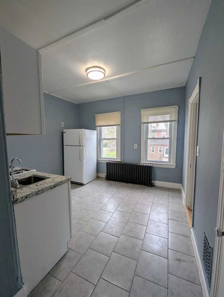 105 Broad St #2 - Photo 3 of 8