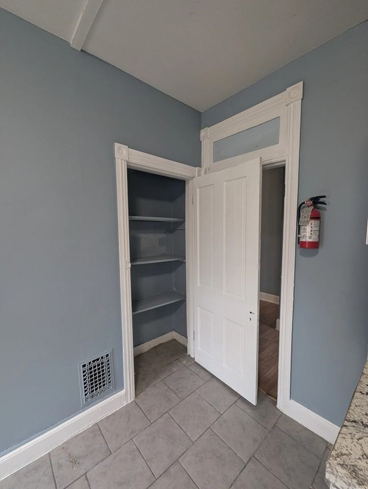 105 Broad St #2 - Photo 5 of 8