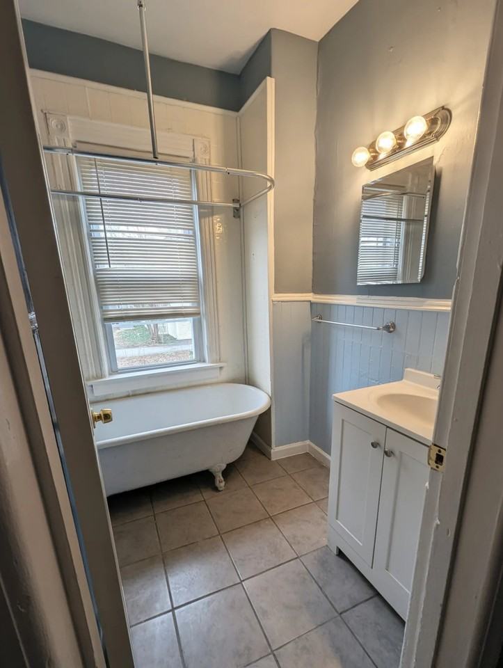 105 Broad St #2 - Photo 6 of 8