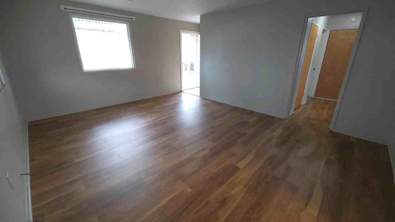 968 40th St - Photo 5 of 12