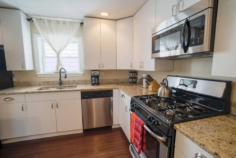 1916 W Roscoe St #2 - Photo 2 of 14