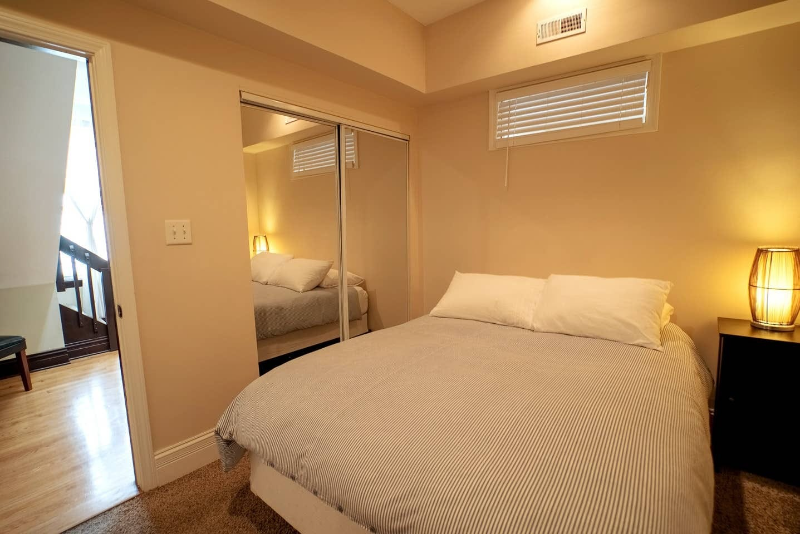 1916 W Roscoe St #2 - Photo 4 of 14