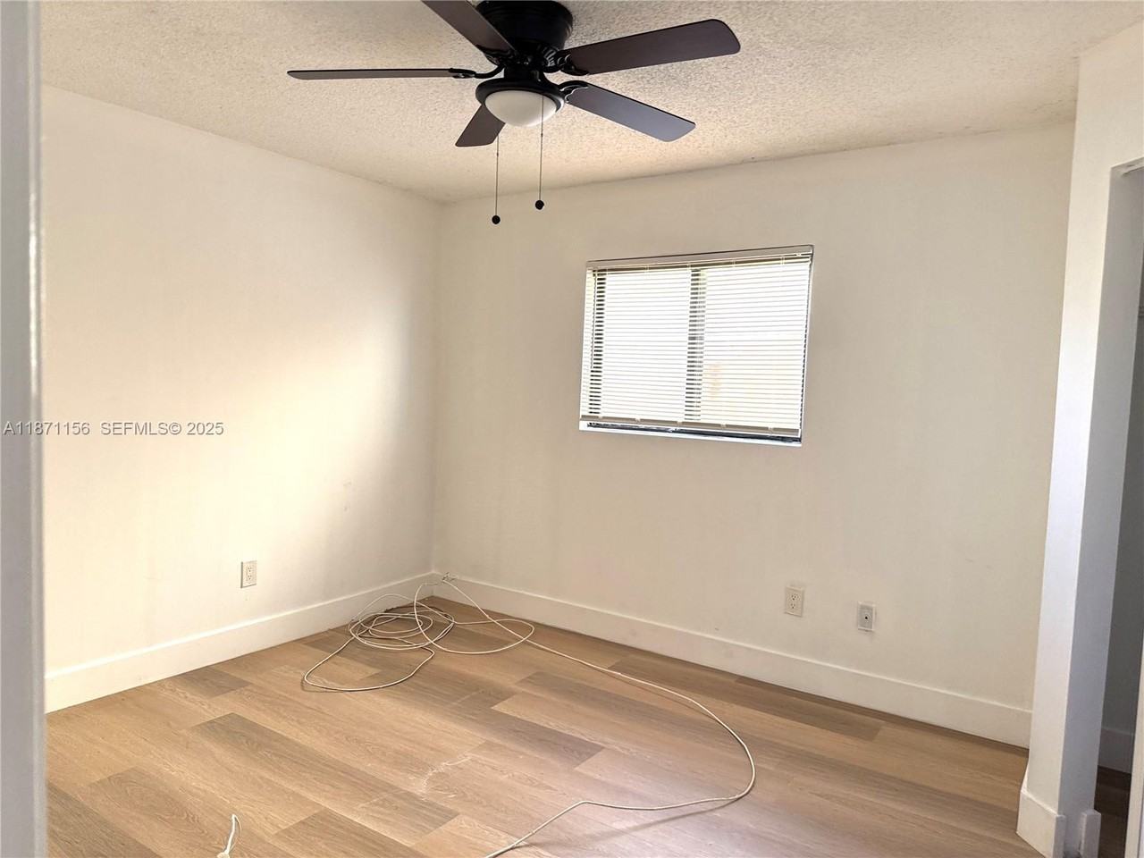 2732 West 54th Street - Photo 2 of 20