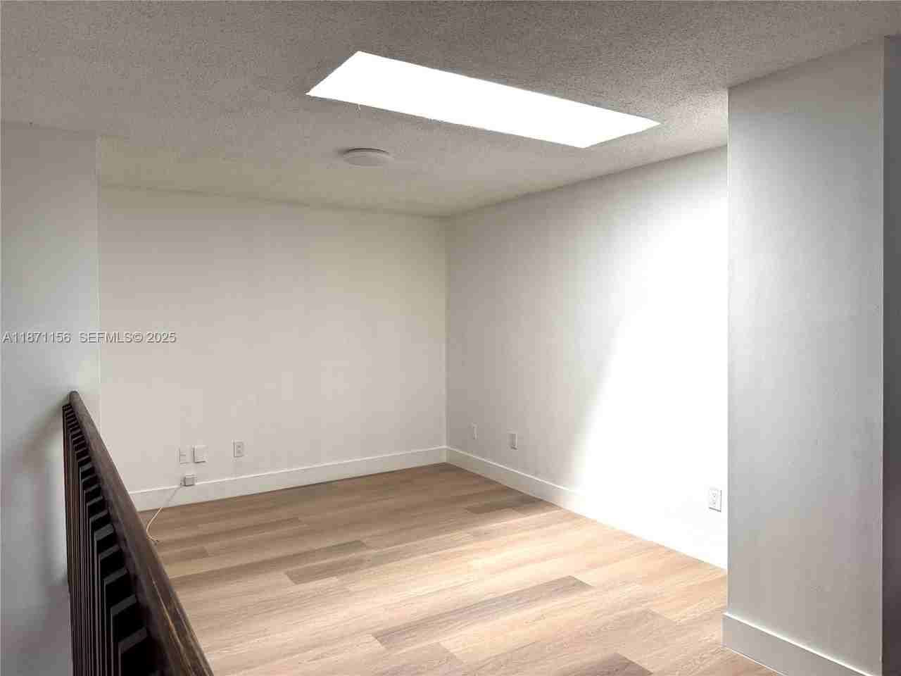 2732 West 54th Street - Photo 6 of 20