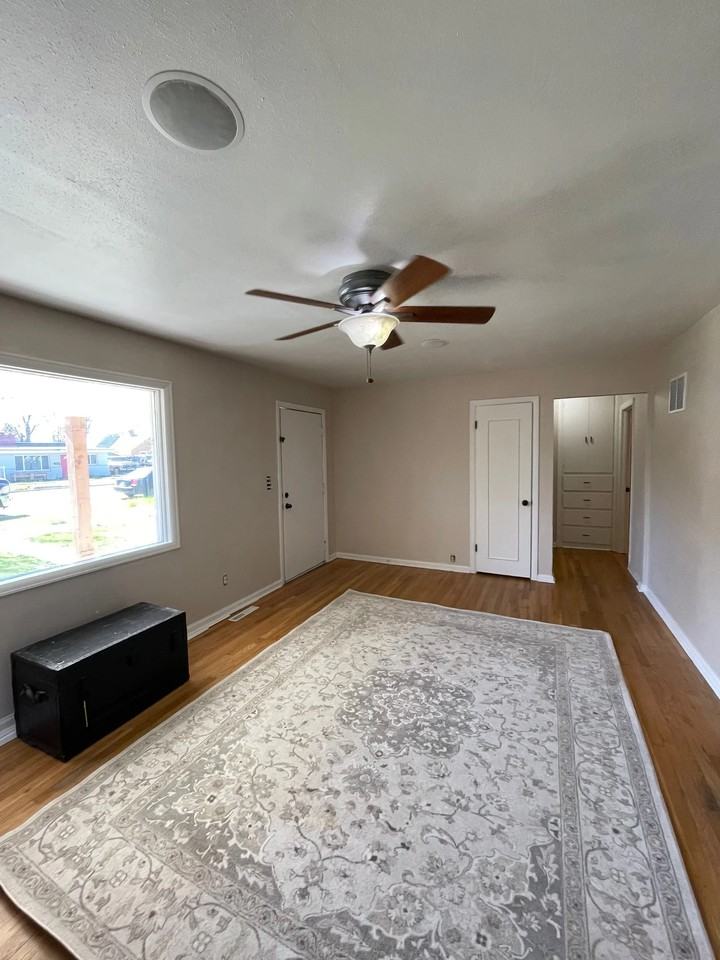 513 Everett St - Photo 2 of 8
