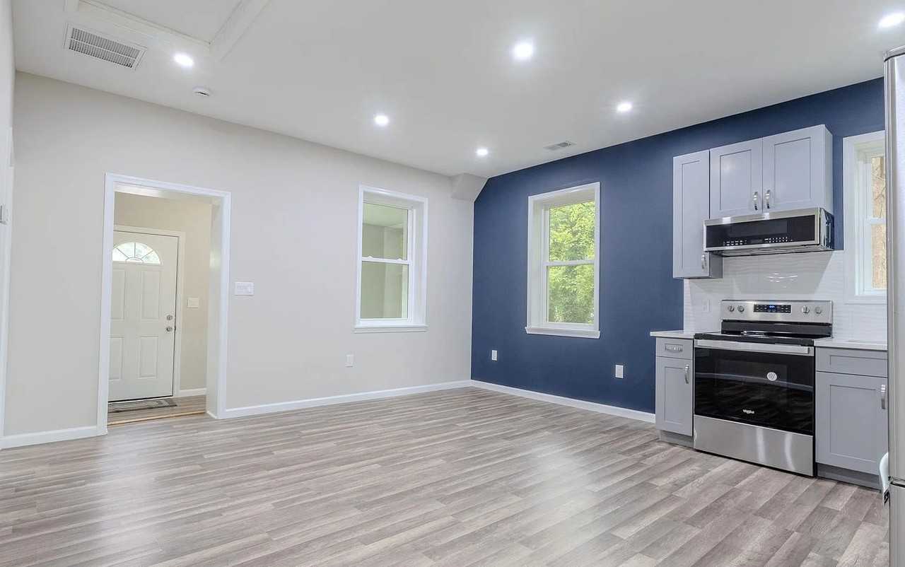 4409 38th St - Photo 4 of 11