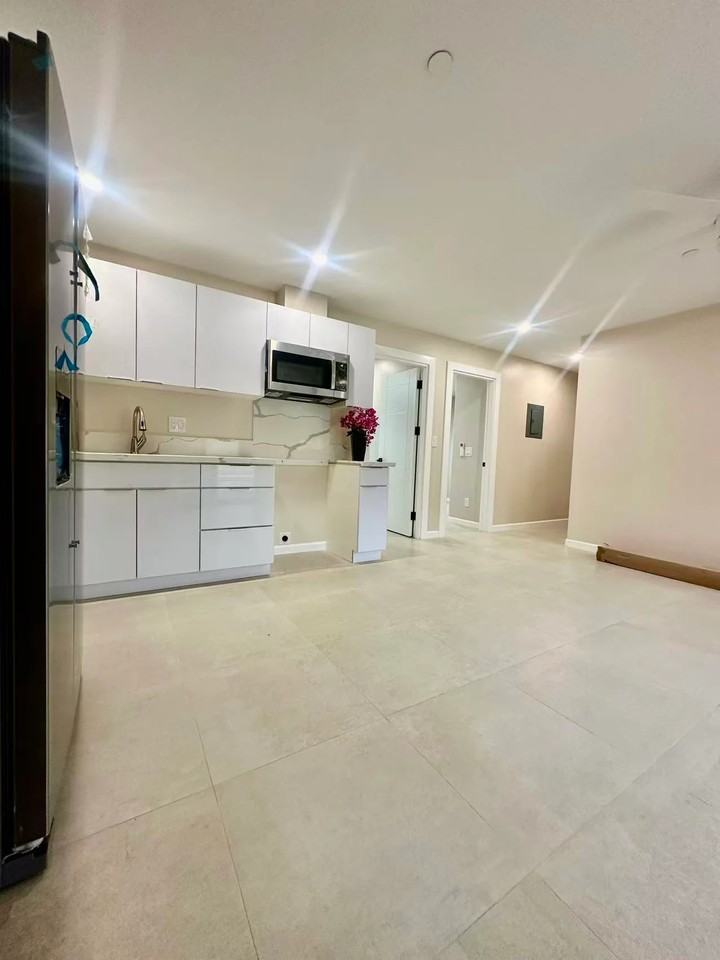 142 Kaloko Ln #2 - Photo 2 of 9