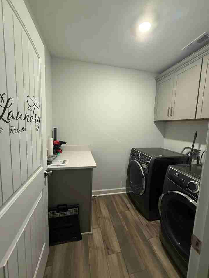 1412 Woodcreek Farms Rd - Photo 2 of 6