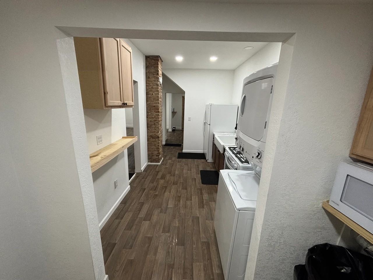 2529 Brooklyn Ave - Photo 4 of 19