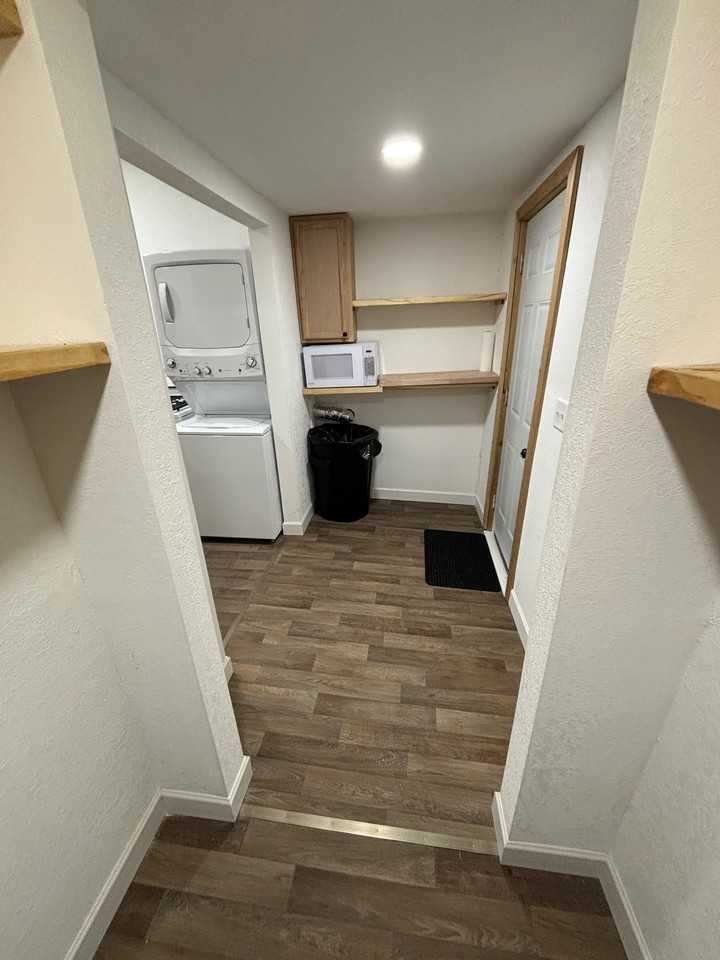 2529 Brooklyn Ave - Photo 5 of 19